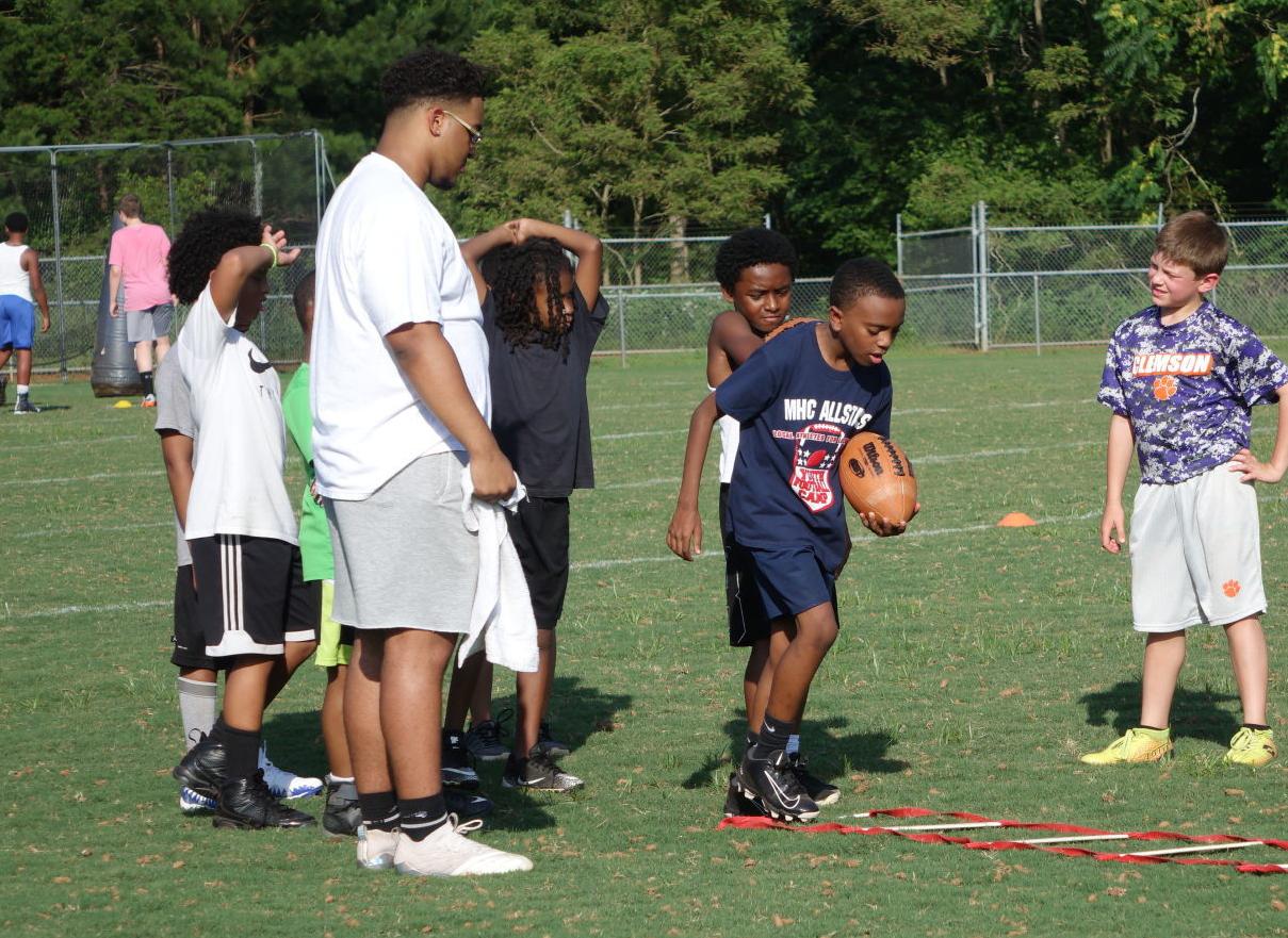 Magna Vista football camp